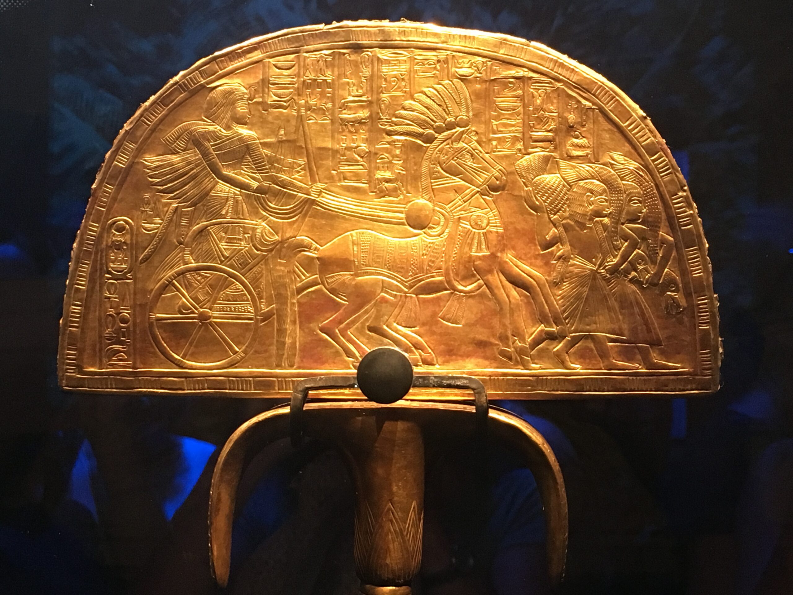 Lire la suite à propos de l’article Quand les objets de ToutAnkhAmon parlent (4)